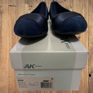 Anne Klein Sport Women’s Oalise Pointed Toe Flats 9.5 M Navy